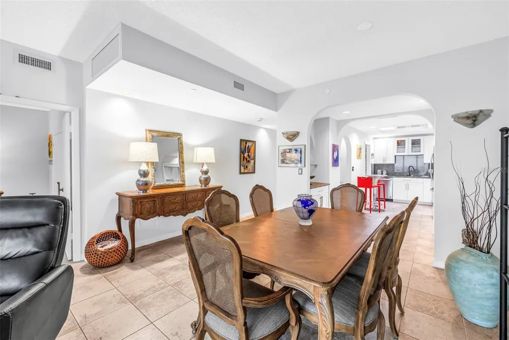 1 BEACH DRIVE SE #1907 St Petersburg, FL 33701