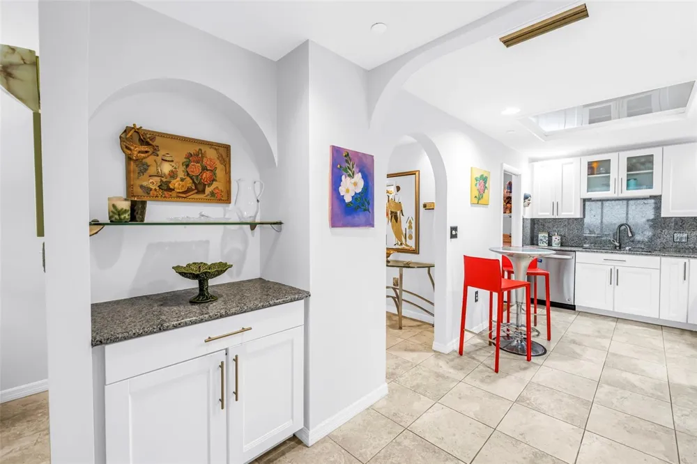 1 BEACH DRIVE SE #1907 St Petersburg, FL 33701