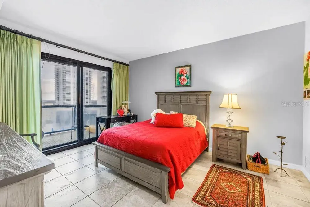 1 BEACH DRIVE SE #1907 St Petersburg, FL 33701