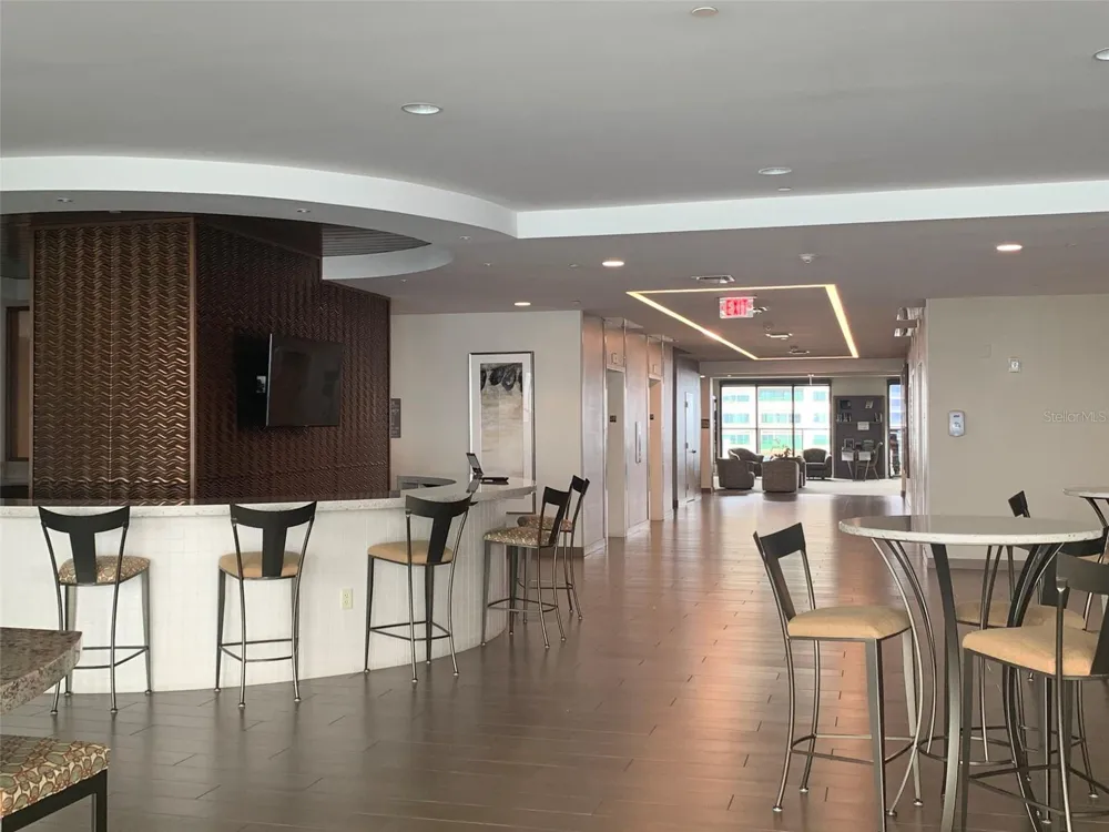 1 BEACH DRIVE SE #1907 St Petersburg, FL 33701