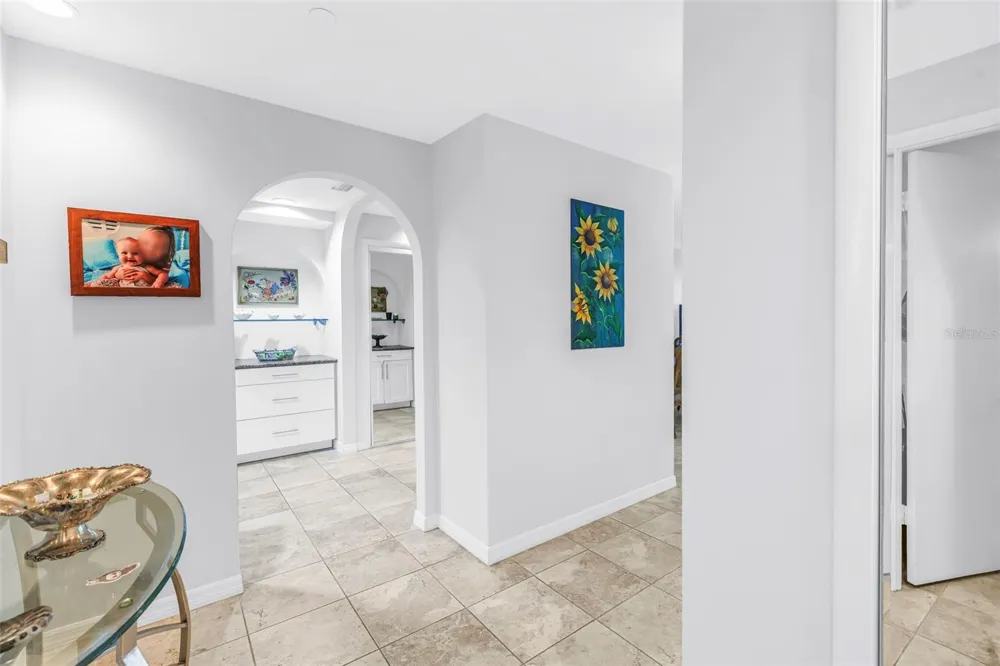 1 BEACH DRIVE SE #1907 St Petersburg, FL 33701