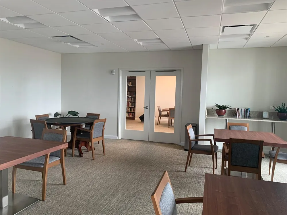 1 BEACH DRIVE SE #1907 St Petersburg, FL 33701