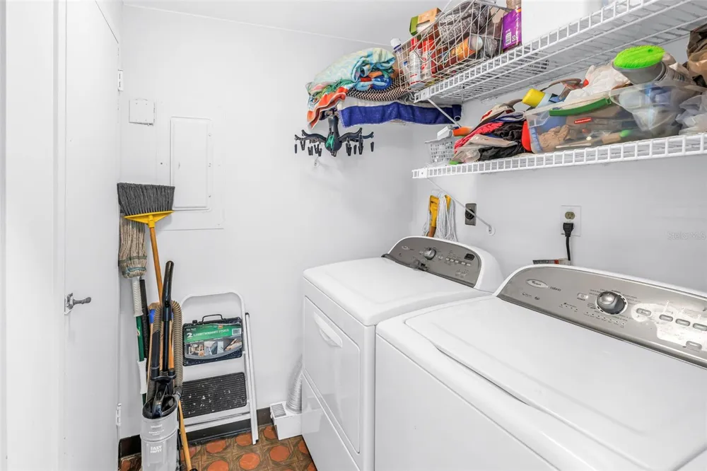 1 BEACH DRIVE SE #1907 St Petersburg, FL 33701