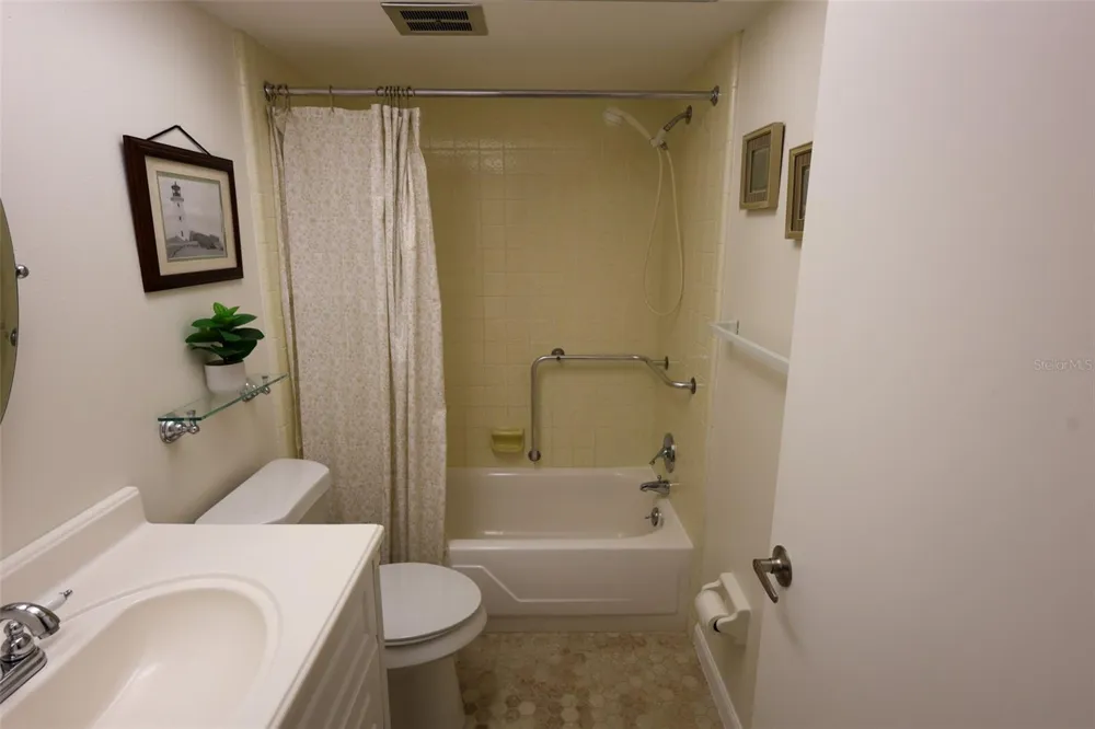 1235 S HIGHLAND AVENUE #4-306 Clearwater, FL 33756