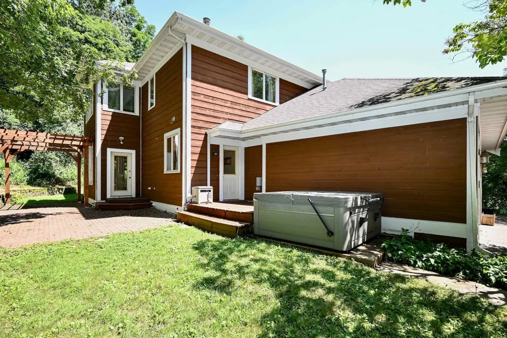 104 Forest Oak Court Winona, MN 55987
