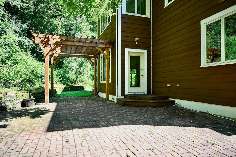 104 Forest Oak Court Winona, MN 55987