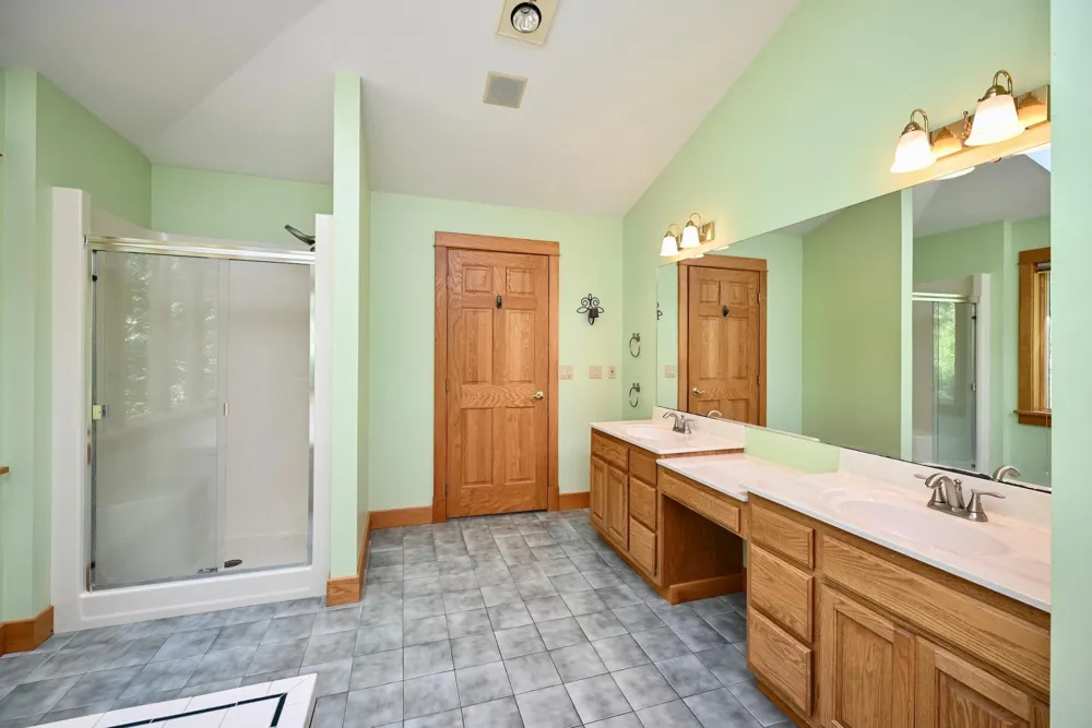 104 Forest Oak Court Winona, MN 55987