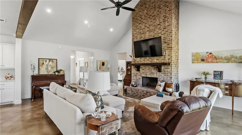2879 Fm 2000 Caldwell, TX 77836