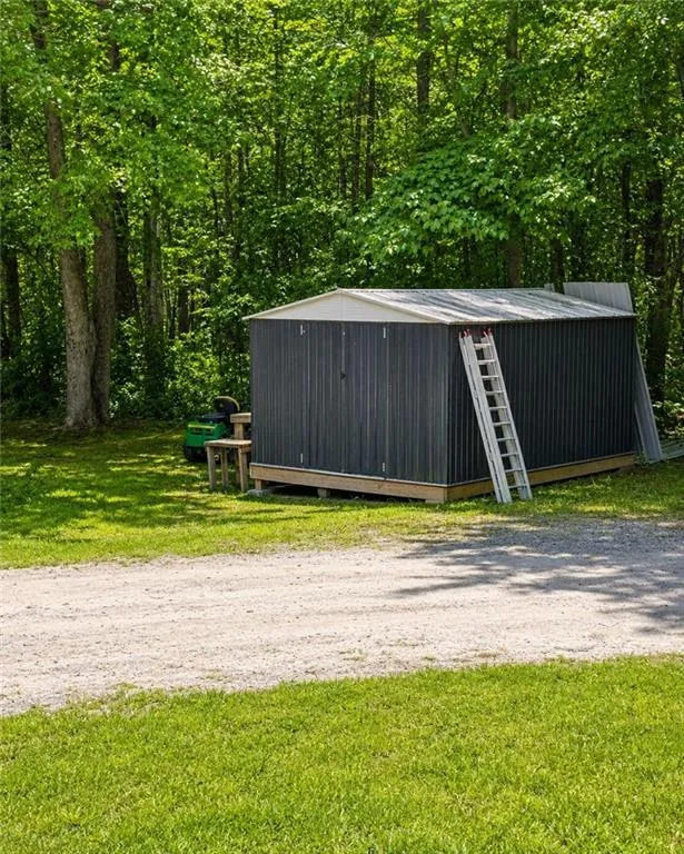 130 H And B Lane Temple, GA 30179