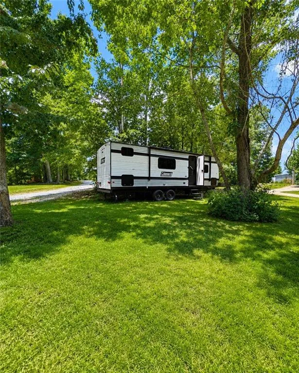 130 H And B Lane Temple, GA 30179