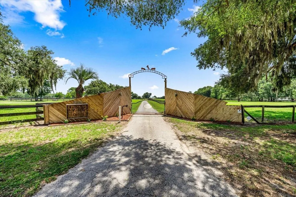 5065 NW 150TH AVENUE Morriston, FL 32668
