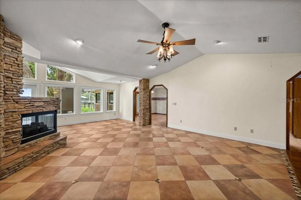 5065 NW 150TH AVENUE Morriston, FL 32668