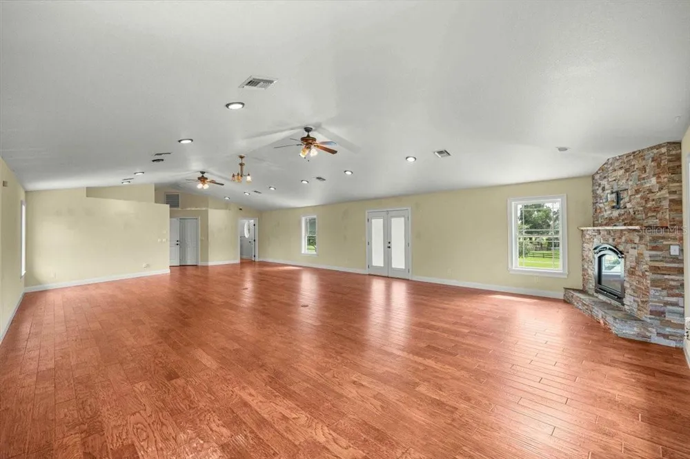 5065 NW 150TH AVENUE Morriston, FL 32668