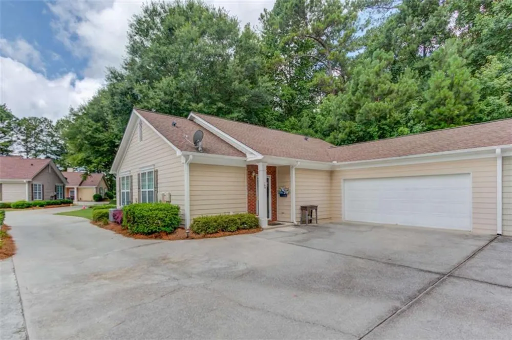 184 Camry Lane Grayson, GA 30017