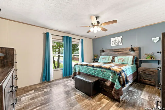 125 ACORN HOLW Poteet, TX 78065