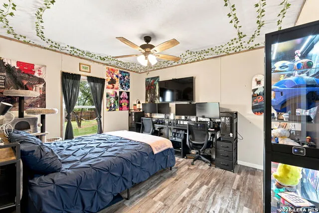 125 ACORN HOLW Poteet, TX 78065