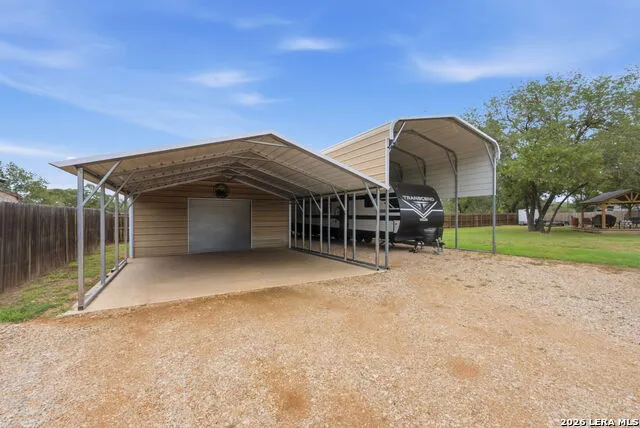125 ACORN HOLW Poteet, TX 78065