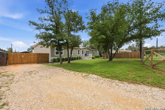 125 ACORN HOLW Poteet, TX 78065