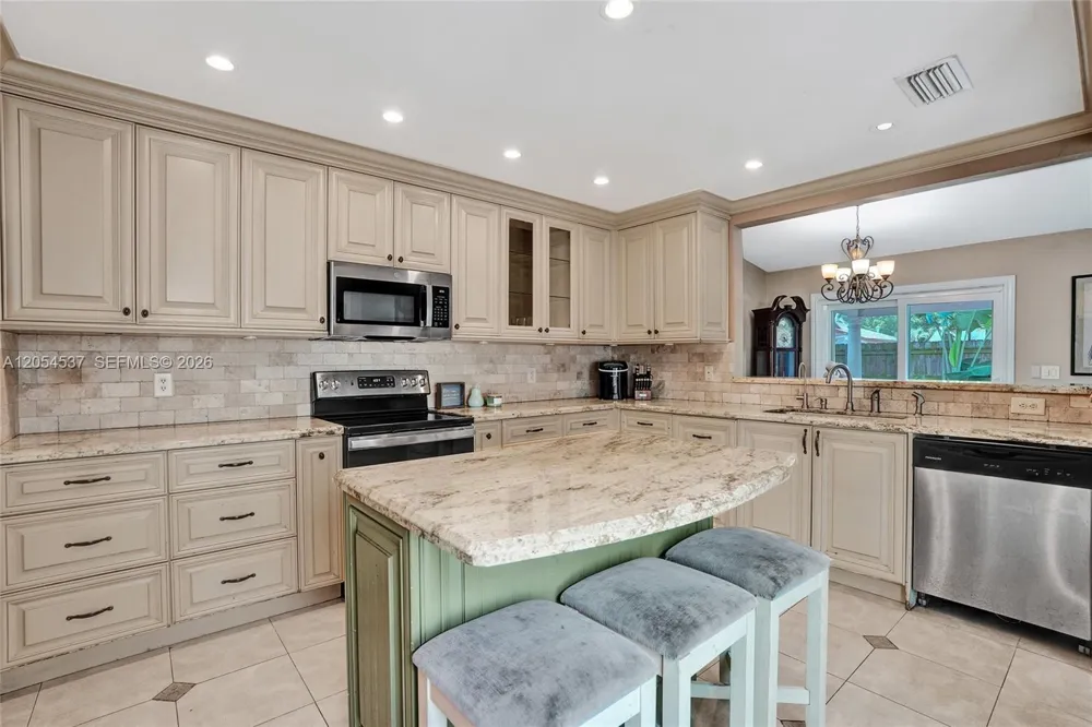 3946 NW 1st Dr Deerfield Beach, FL 33442