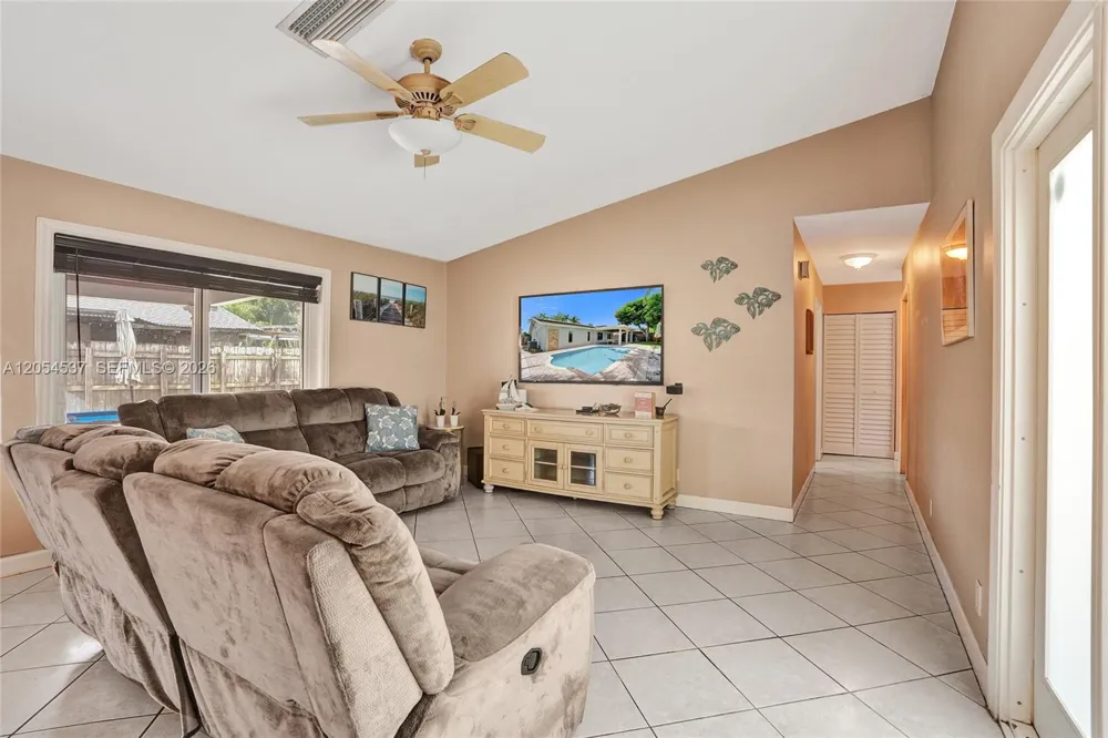 3946 NW 1st Dr Deerfield Beach, FL 33442