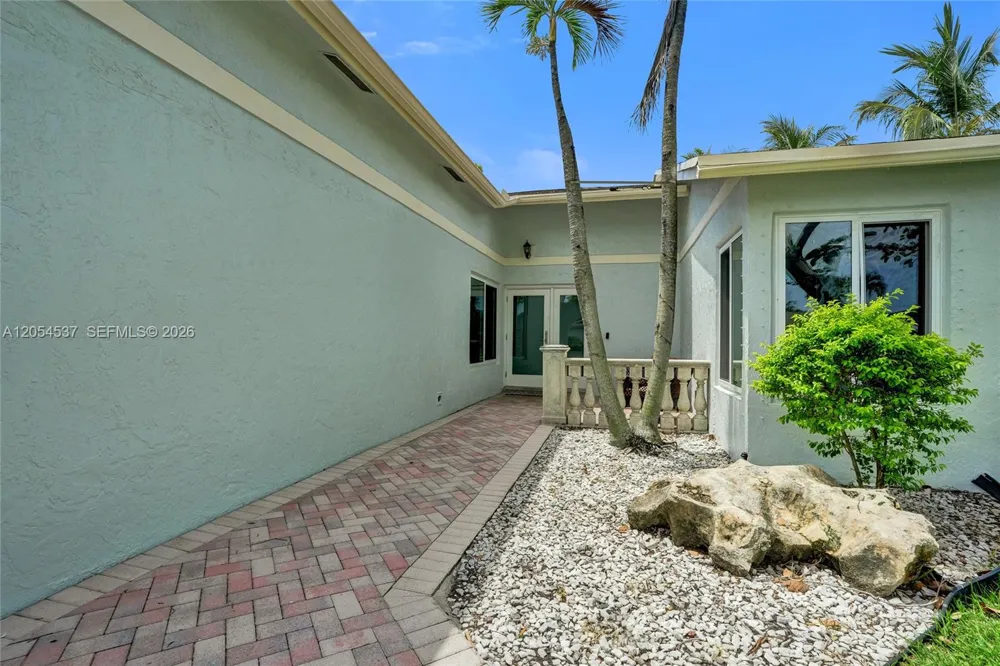 3946 NW 1st Dr Deerfield Beach, FL 33442