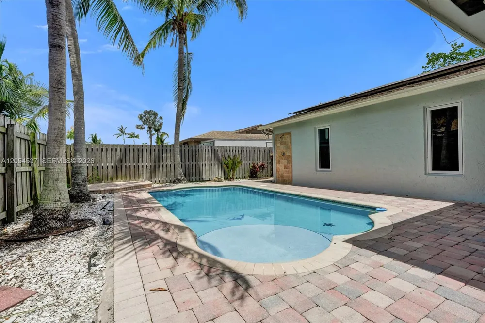 3946 NW 1st Dr Deerfield Beach, FL 33442