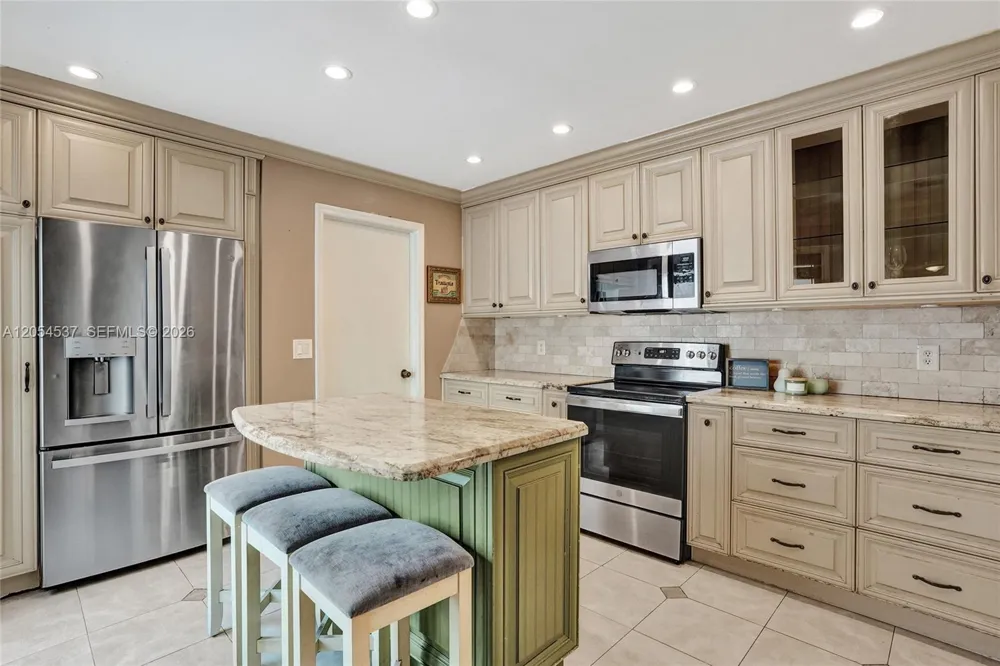 3946 NW 1st Dr Deerfield Beach, FL 33442