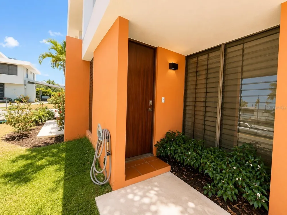 144 PLAZA VIRGEN GORDA Luquillo, PR 00773