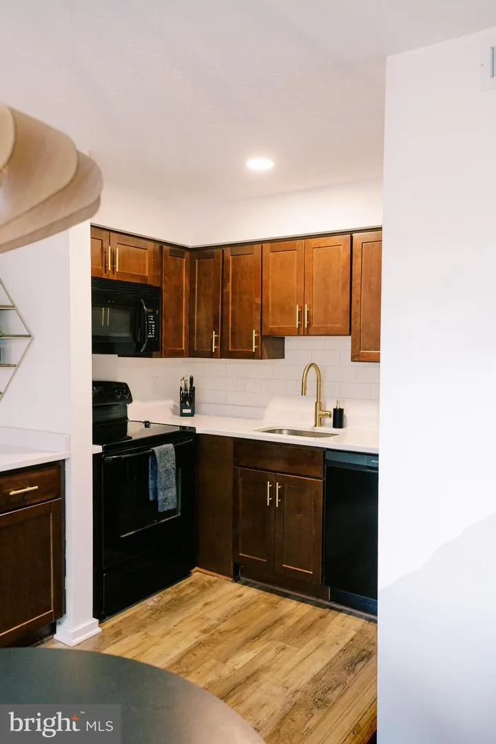 140 THE HILL #M-20 Basye, VA 22810