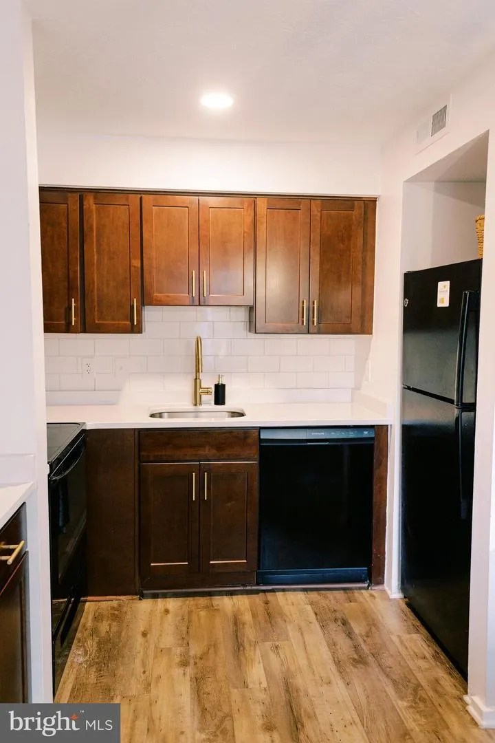 140 THE HILL #M-20 Basye, VA 22810