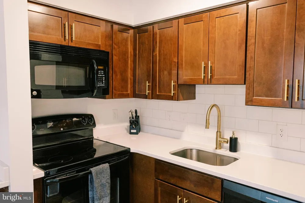 140 THE HILL #M-20 Basye, VA 22810