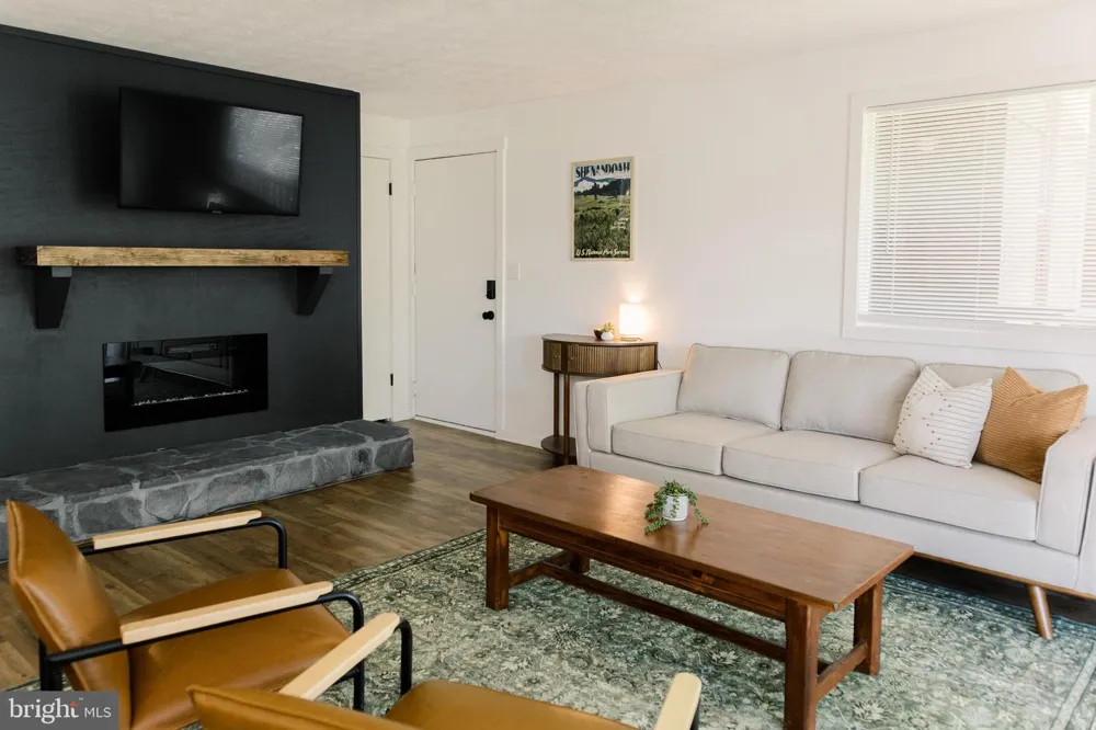 140 THE HILL #M-20 Basye, VA 22810