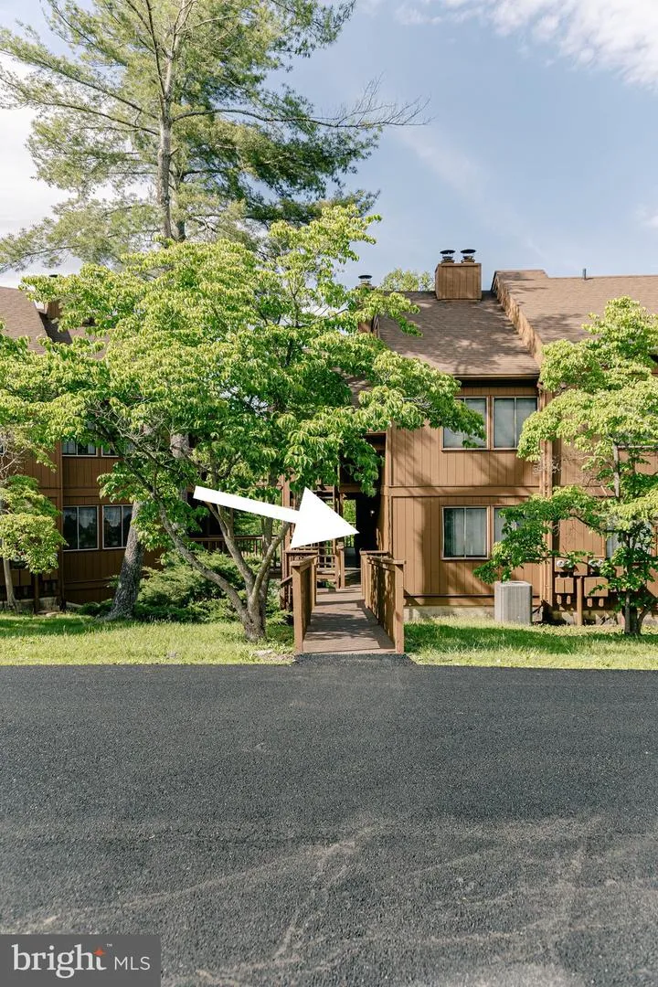140 THE HILL #M-20 Basye, VA 22810