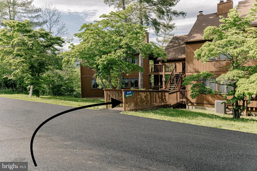 140 THE HILL #M-20 Basye, VA 22810