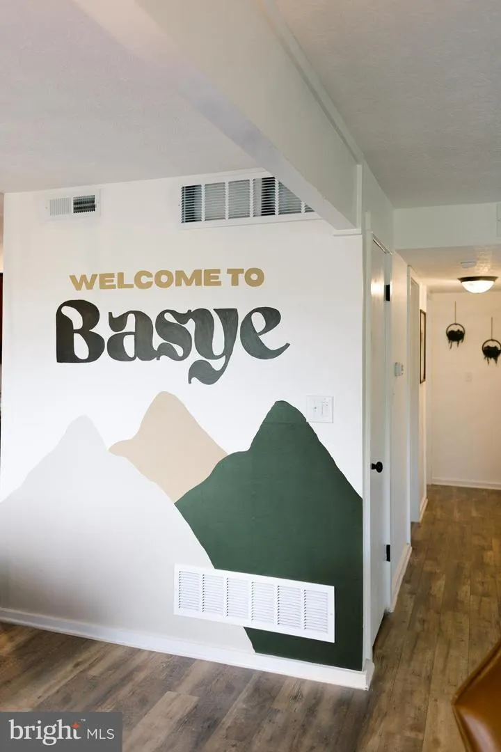 140 THE HILL #M-20 Basye, VA 22810