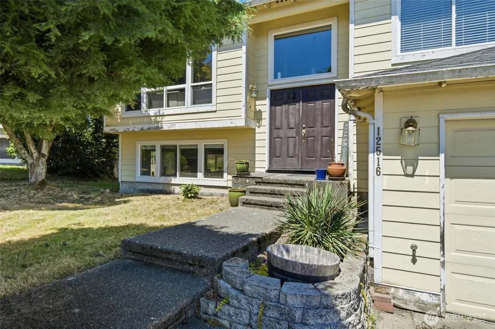 12516 SE 225th Court Kent, WA 98031