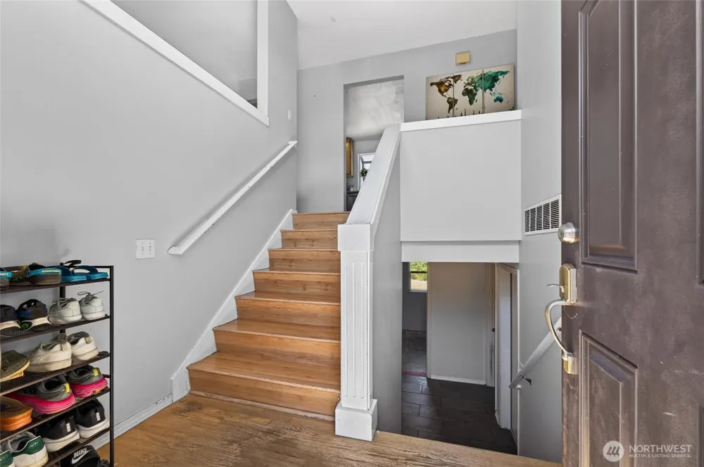 12516 SE 225th Court Kent, WA 98031