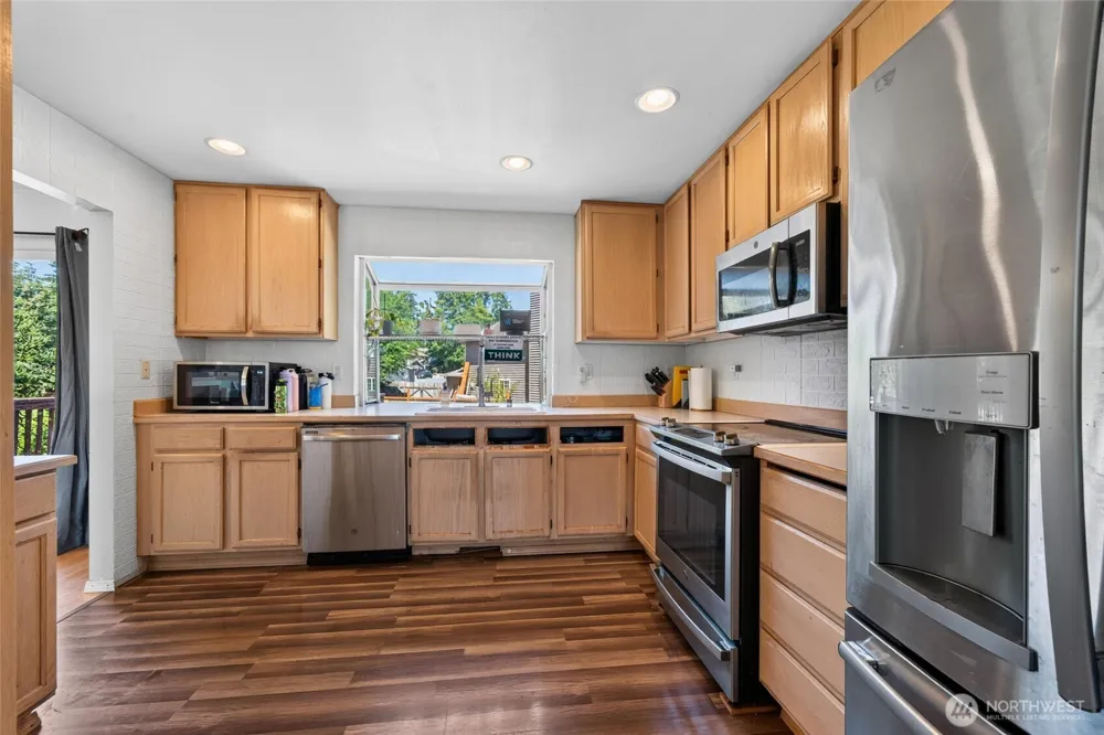 12516 SE 225th Court Kent, WA 98031