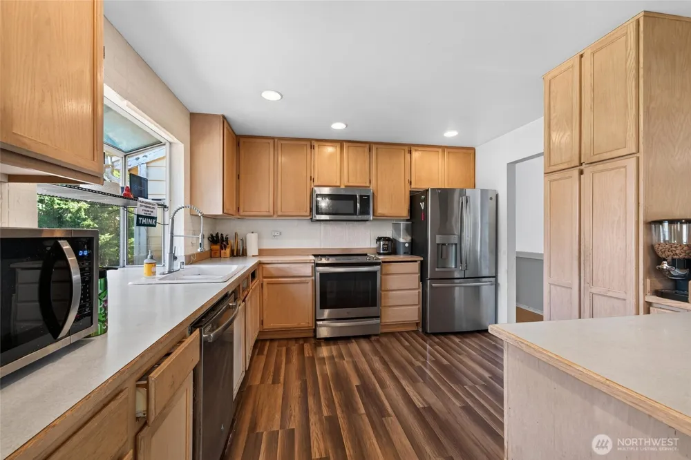 12516 SE 225th Court Kent, WA 98031