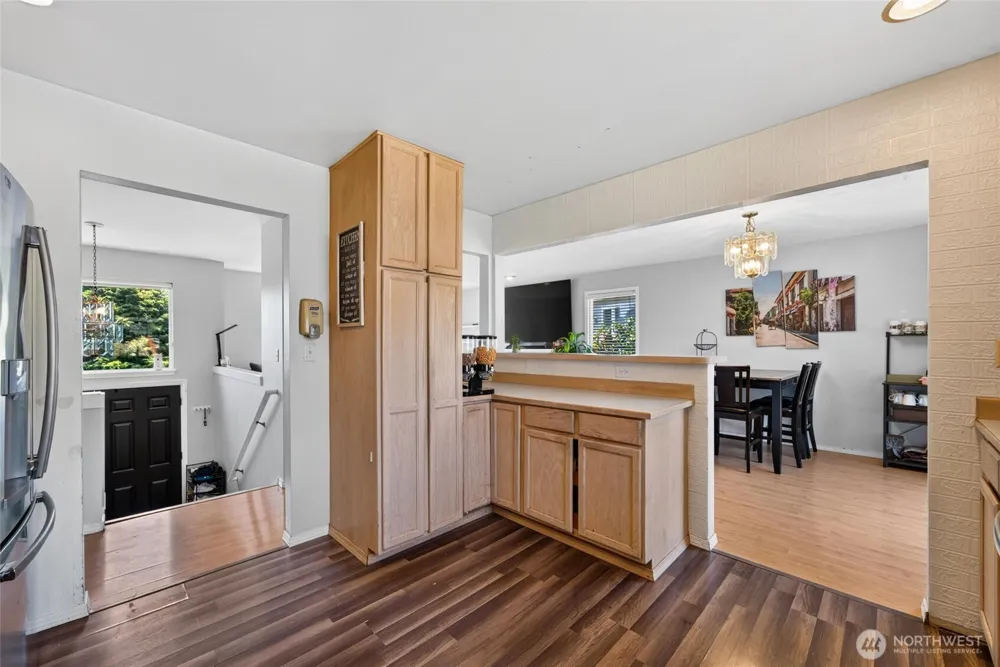 12516 SE 225th Court Kent, WA 98031