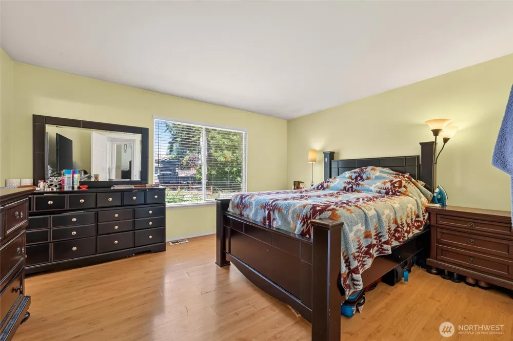 12516 SE 225th Court Kent, WA 98031