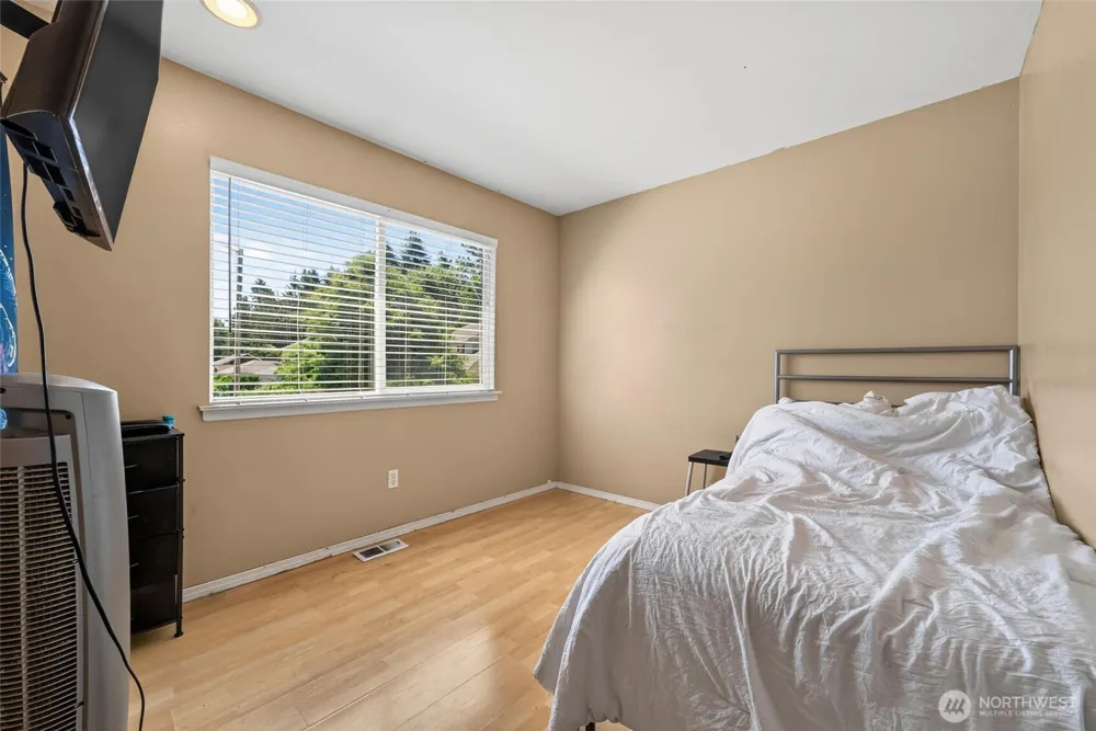 12516 SE 225th Court Kent, WA 98031