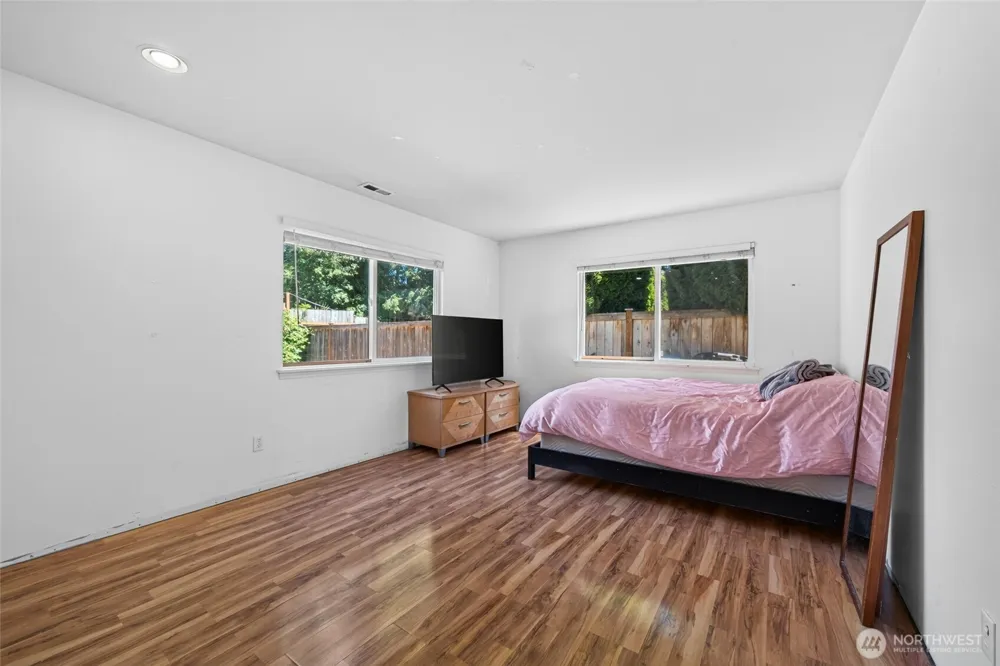 12516 SE 225th Court Kent, WA 98031