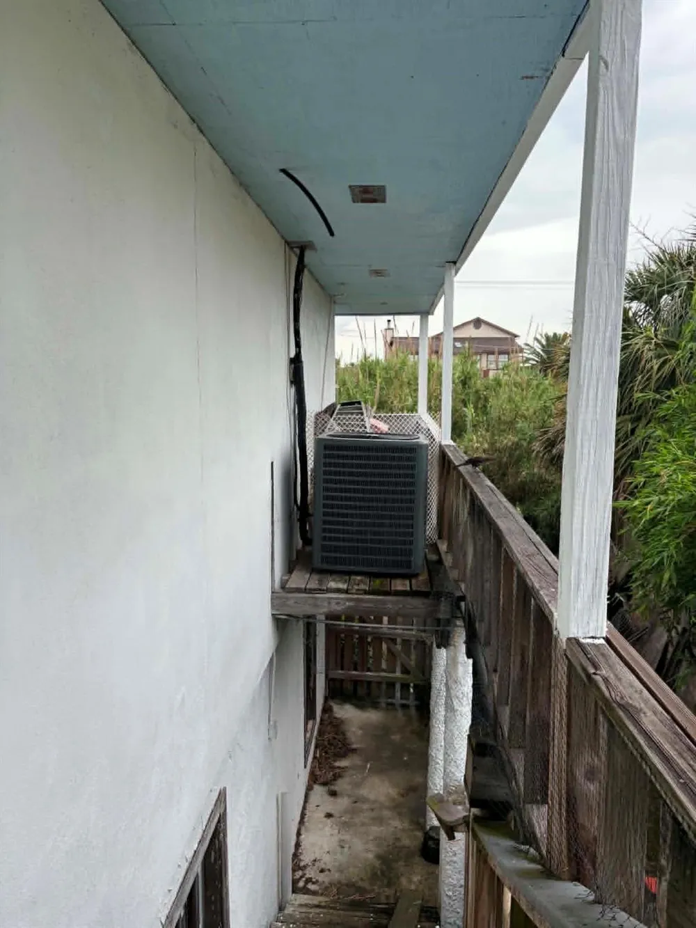 1435 Tiki Drive Tiki Island, TX 77554