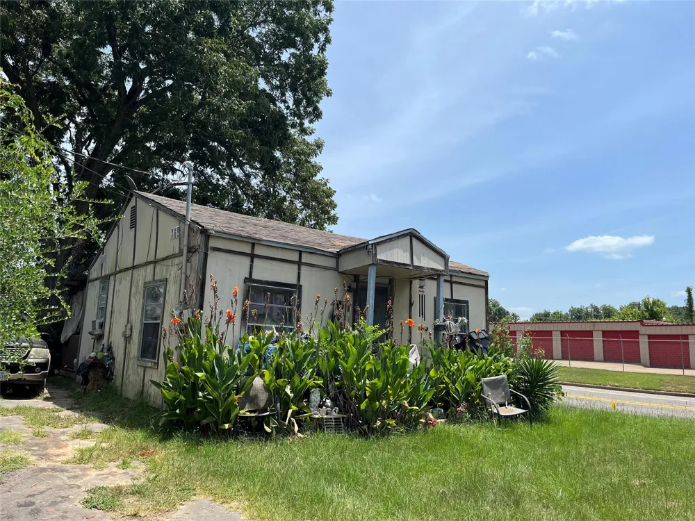 326 Callier Street Palestine, TX 75803