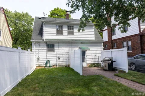 131 Dwight Avenue