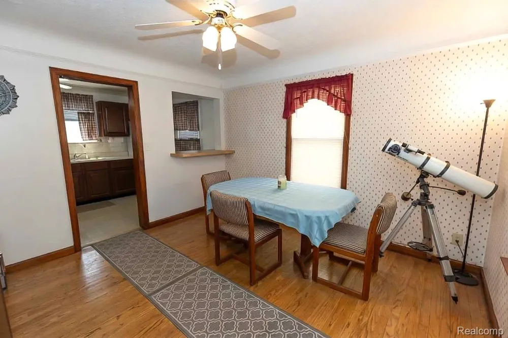 131 Dwight Avenue Pontiac City, MI 48341