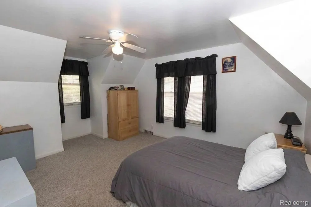 131 Dwight Avenue Pontiac City, MI 48341
