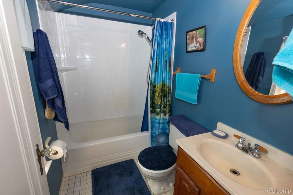 131 Dwight Avenue Pontiac City, MI 48341