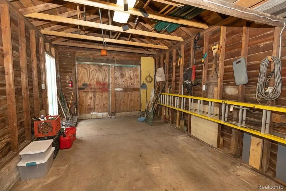 131 Dwight Avenue Pontiac City, MI 48341